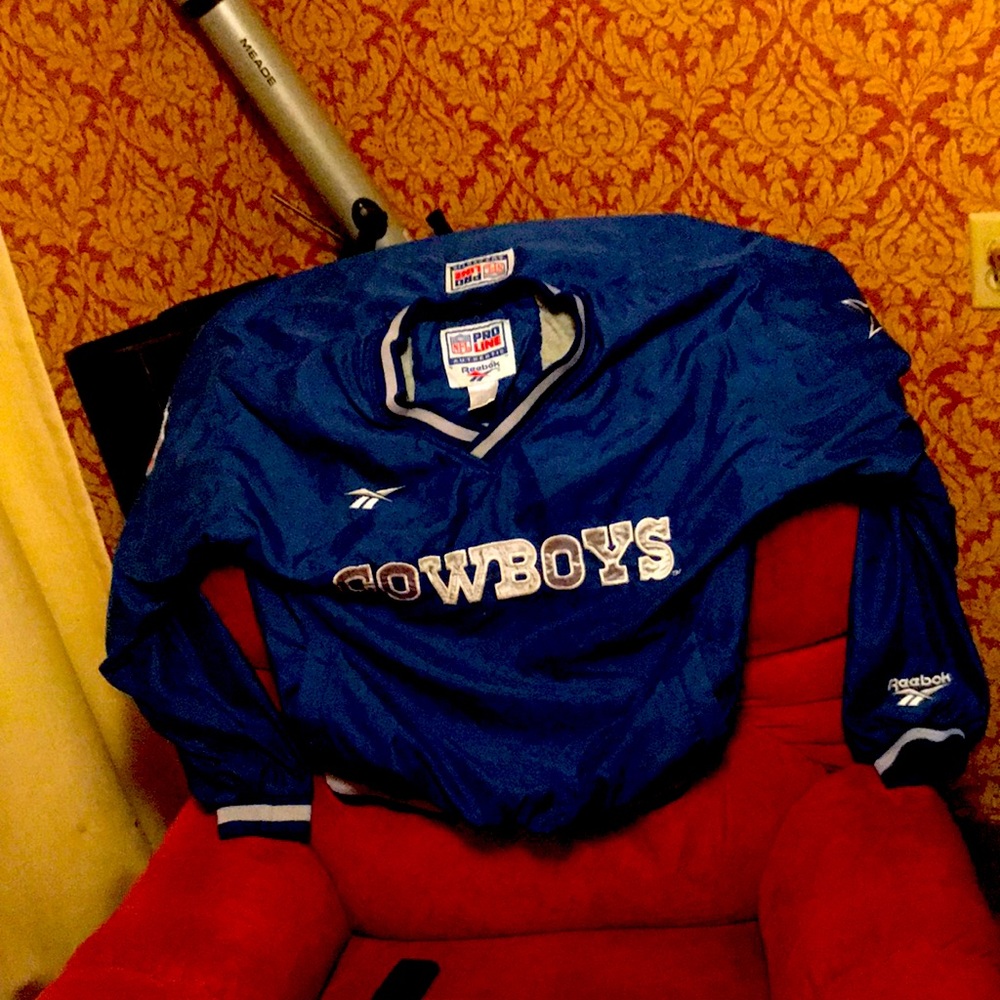 Dallas cowboys windbreaker , vintage very valuable.